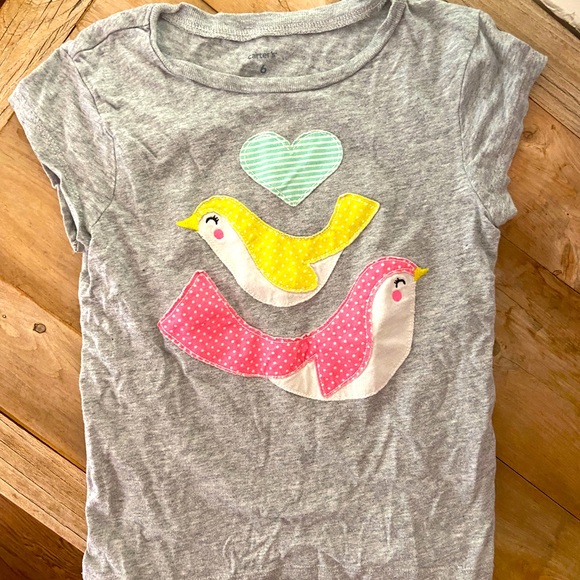 Carters size 6 Gray T-shirt with yellow and pink birds and green heart - Picture 1 of 2